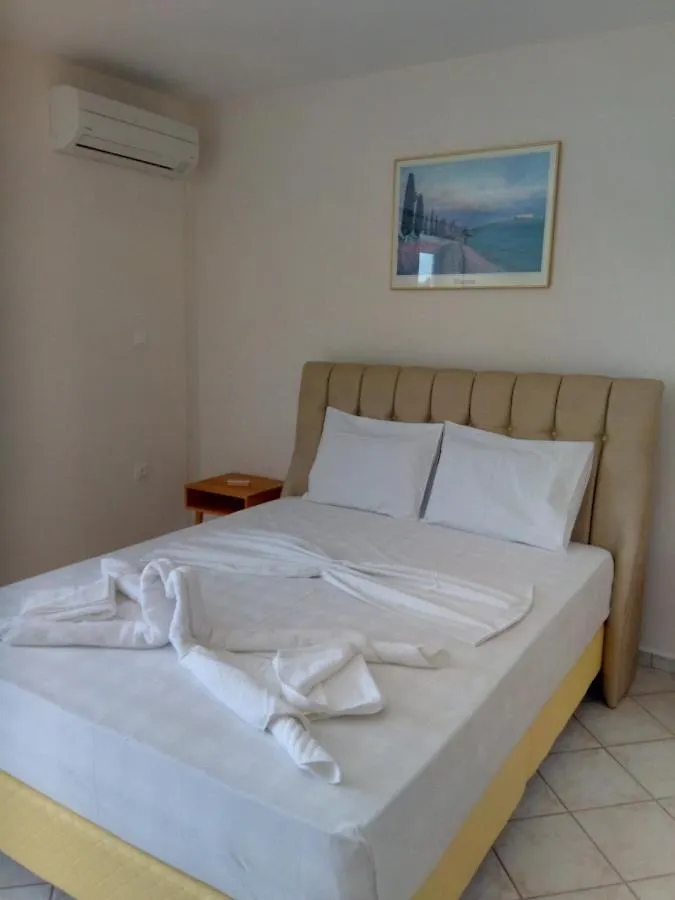 Joy House Villa Gerakini 0*,